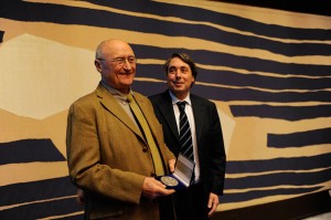 Michel destot a remis la médaille de la Ville à Claude Labrousse