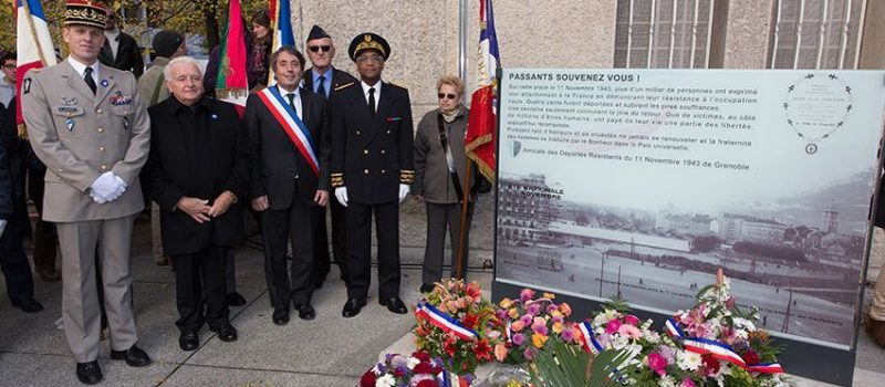 Stèle en hommage aux Déportés-Résistants du 11 novembre 1943